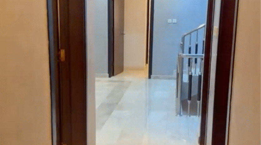 فيلا 305 متر حي النميص